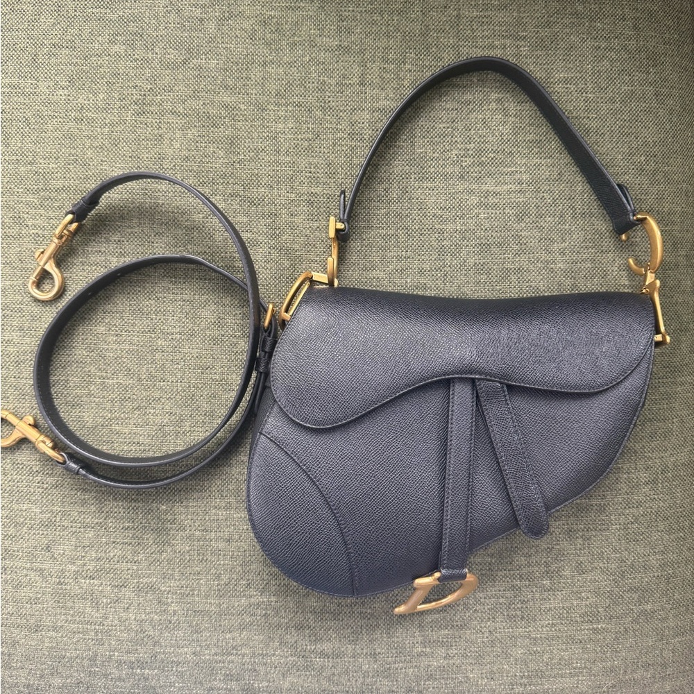 Dior black saddle, grained leather, with strap (larger size) comes with card